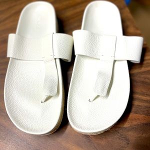 Vince Sandals - never worn